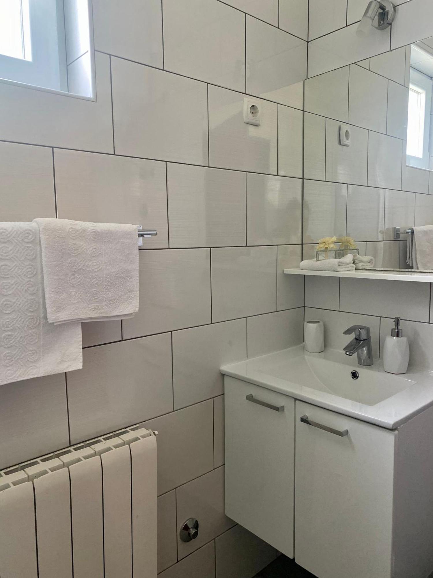Apartment Ponos คิร์ก ภายนอก รูปภาพ
