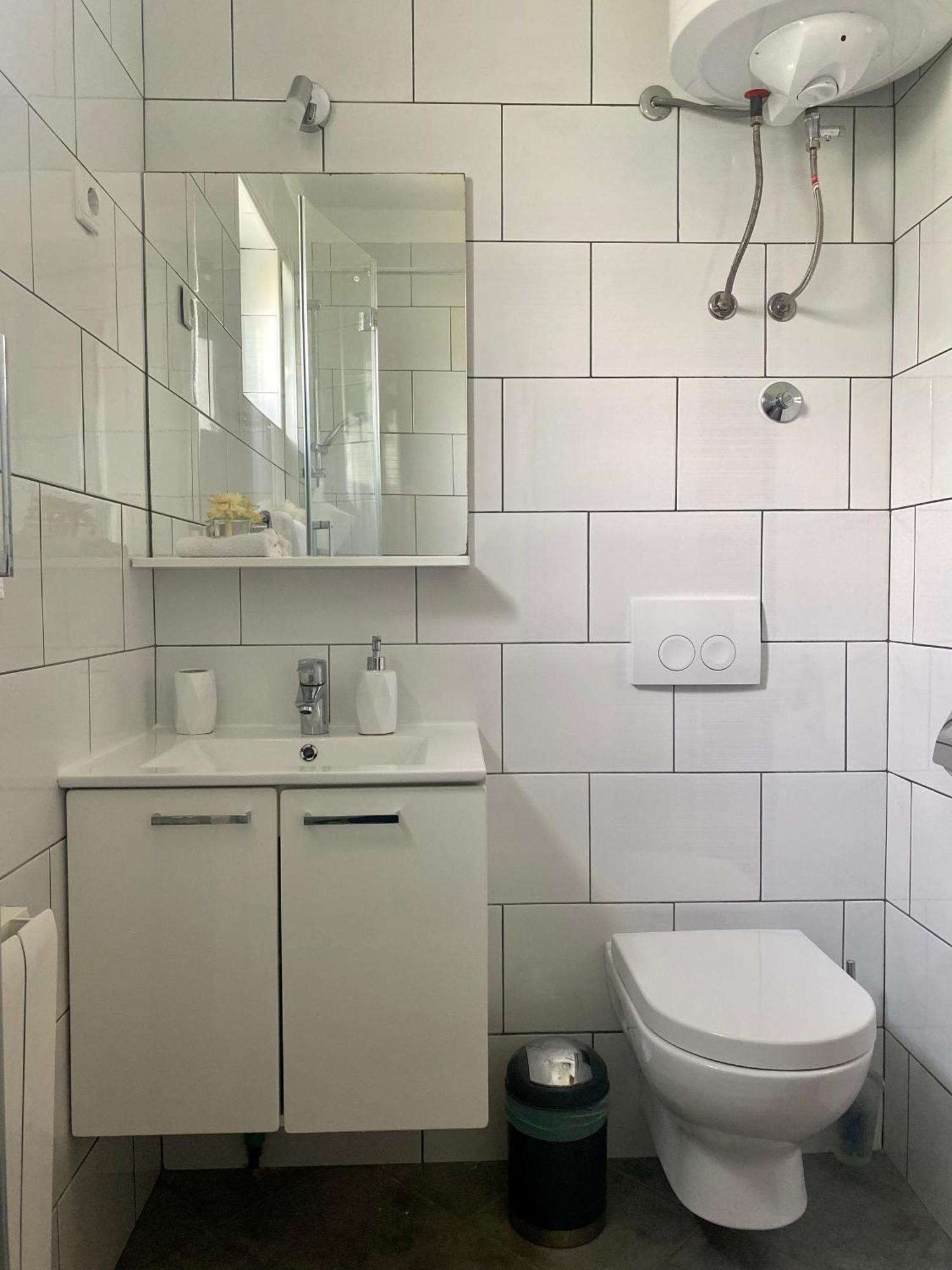 Apartment Ponos คิร์ก ภายนอก รูปภาพ