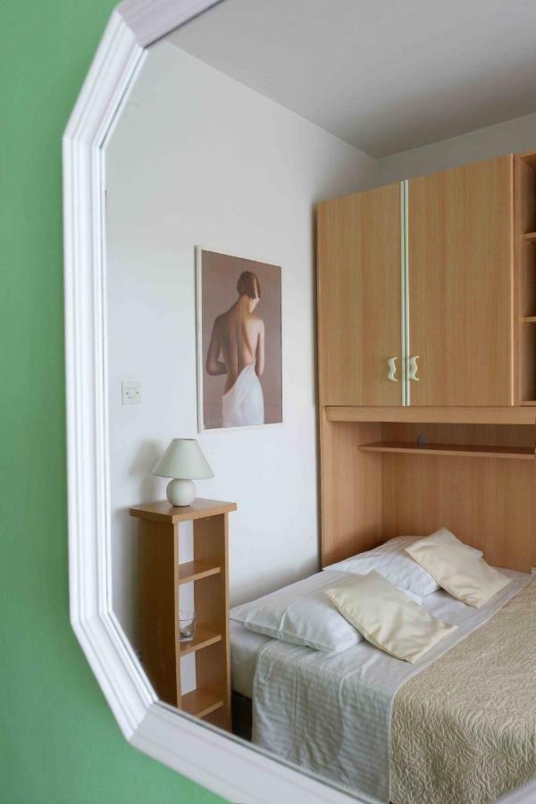Apartment Ponos คิร์ก ภายนอก รูปภาพ