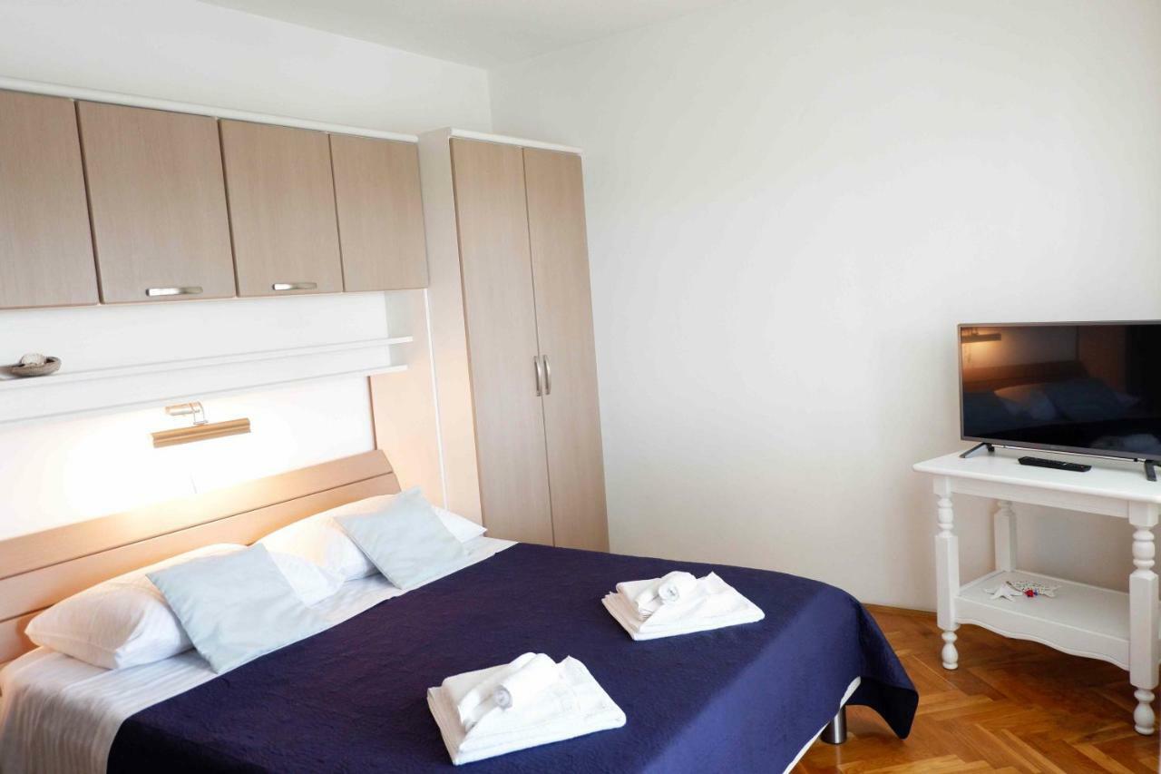 Apartment Ponos คิร์ก ภายนอก รูปภาพ