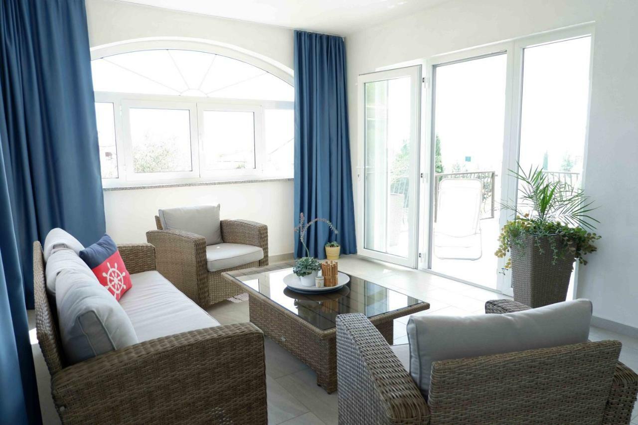 Apartment Ponos คิร์ก ภายนอก รูปภาพ